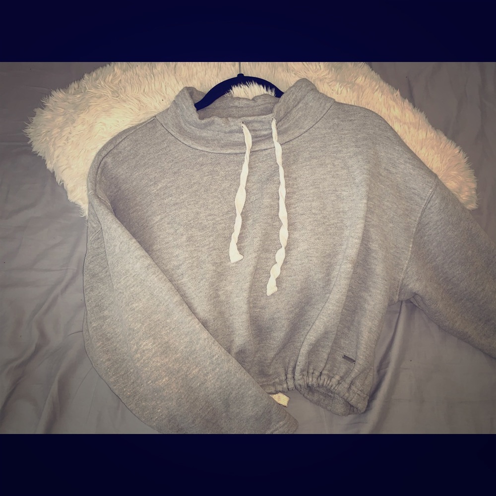 Crew crop top sweater